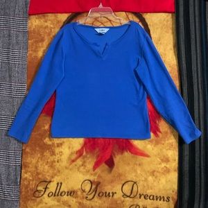 L.L. BEAN-woman’s royal blue long sleeve vneck pullover fleece sweater